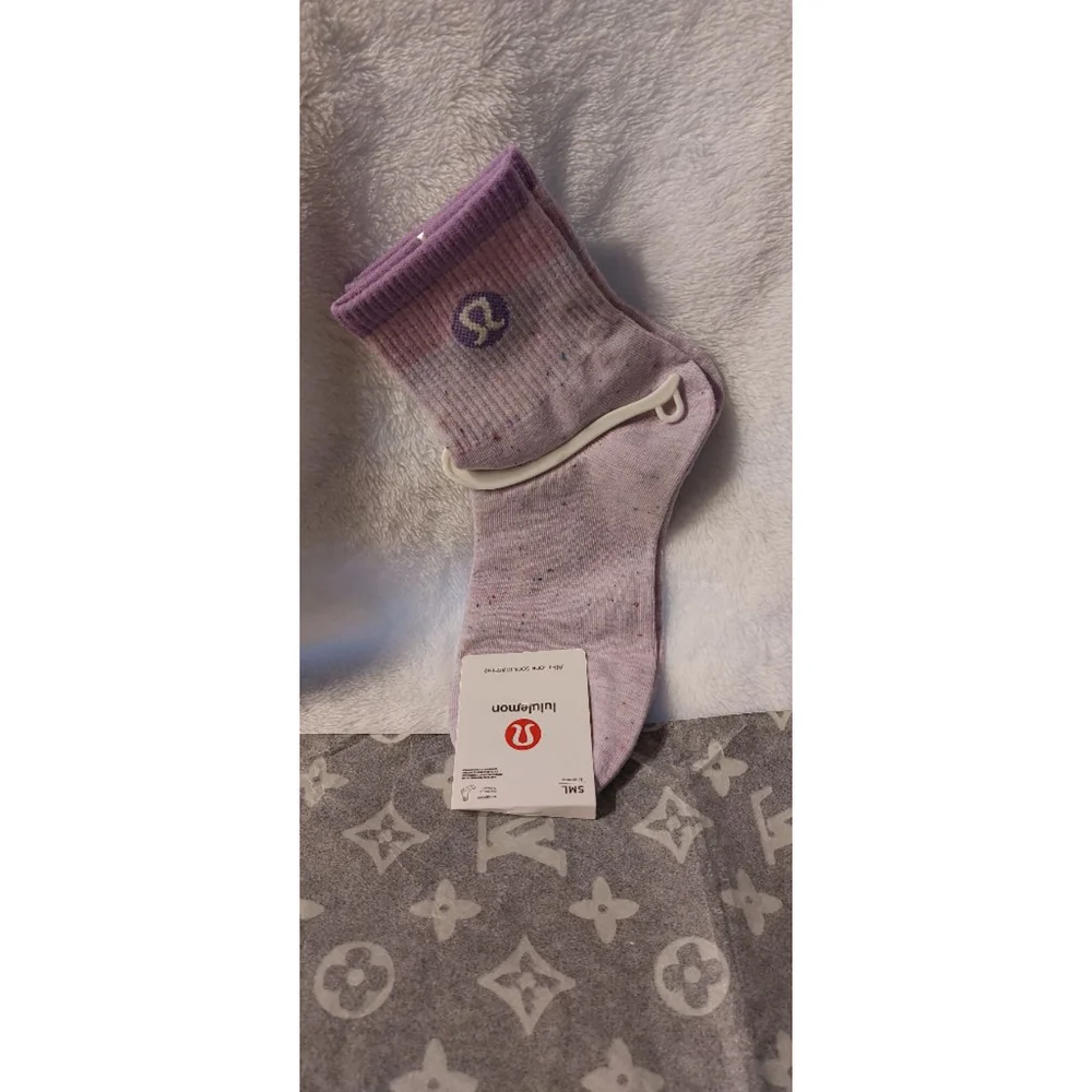Lululemon Socks women size 7-9  Lavender Purple